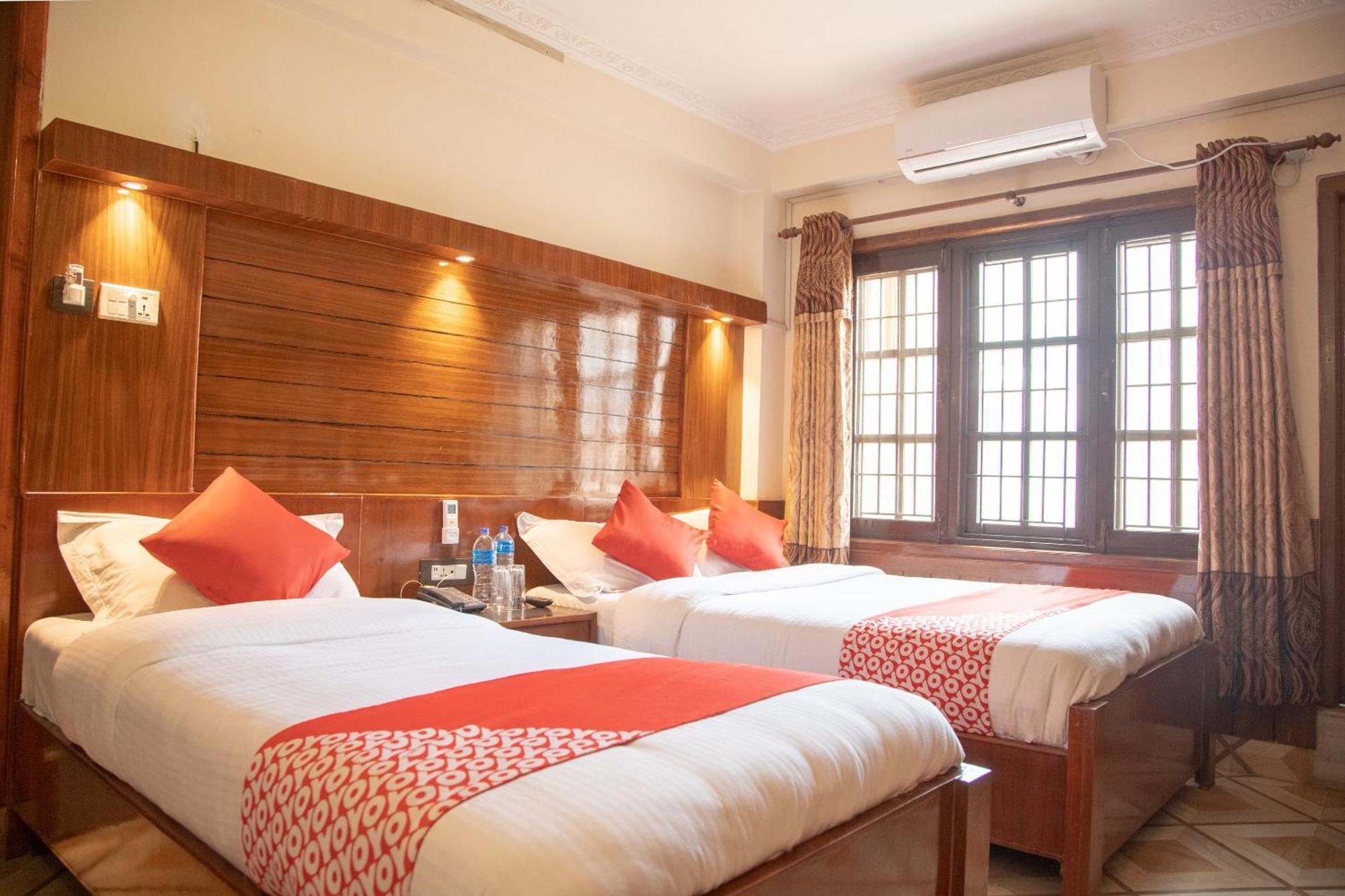 Oyo 304 Hotel Manama Balaju Екстер'єр фото