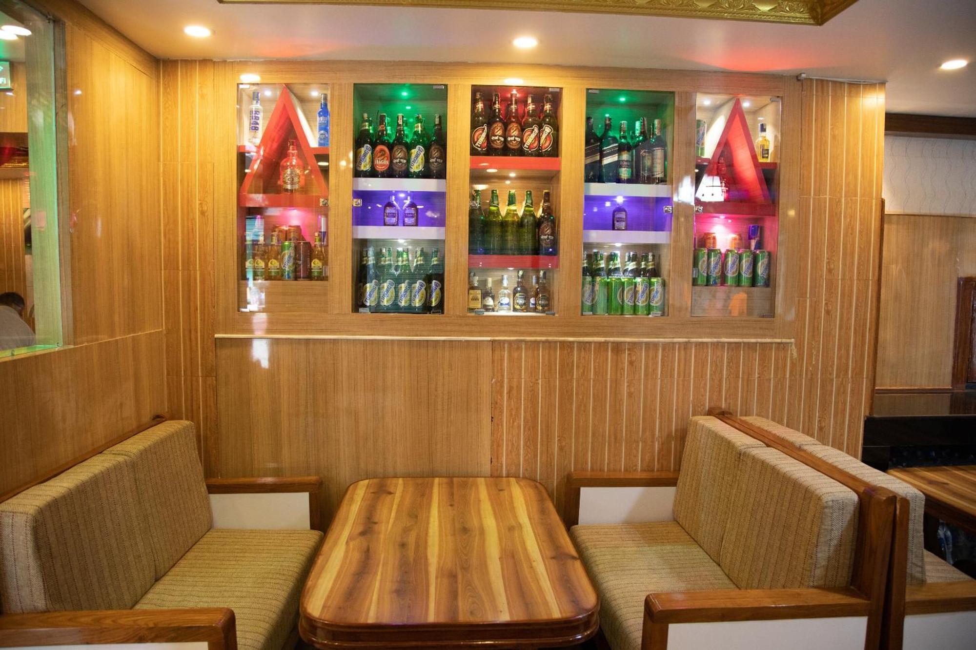 Oyo 304 Hotel Manama Balaju Екстер'єр фото