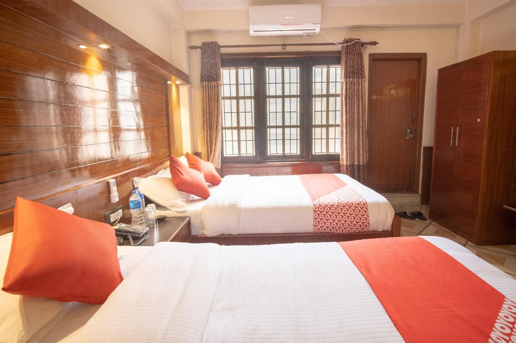 Oyo 304 Hotel Manama Balaju Екстер'єр фото